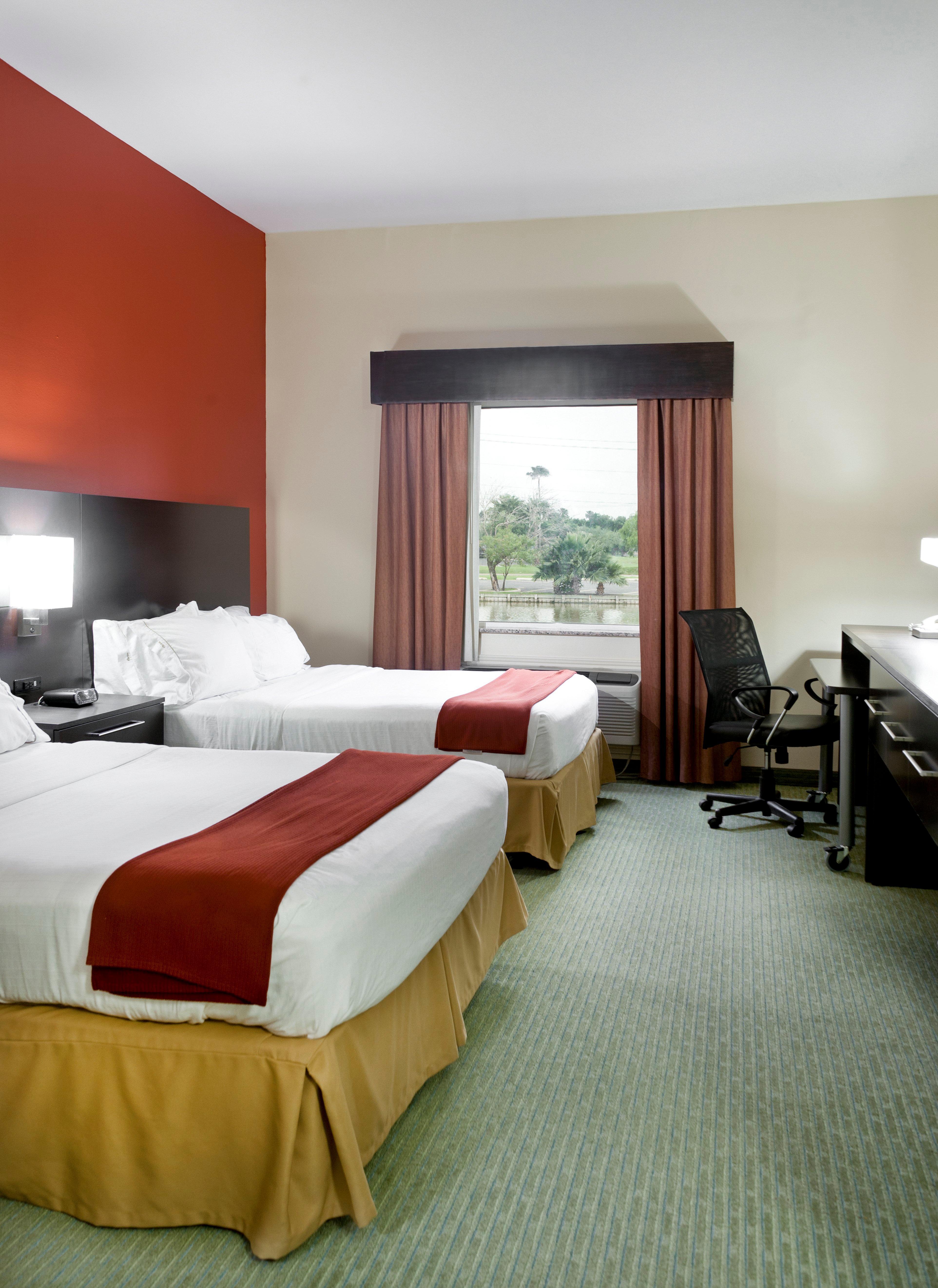 Express And By Ihg 2*